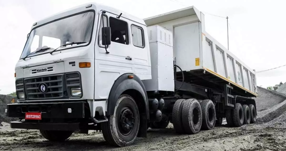 New Electric Vehicles Infraprime Logistics Rhino 5536