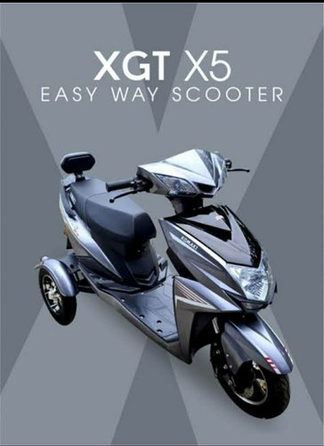 Komaki XGT X5 with Silver color