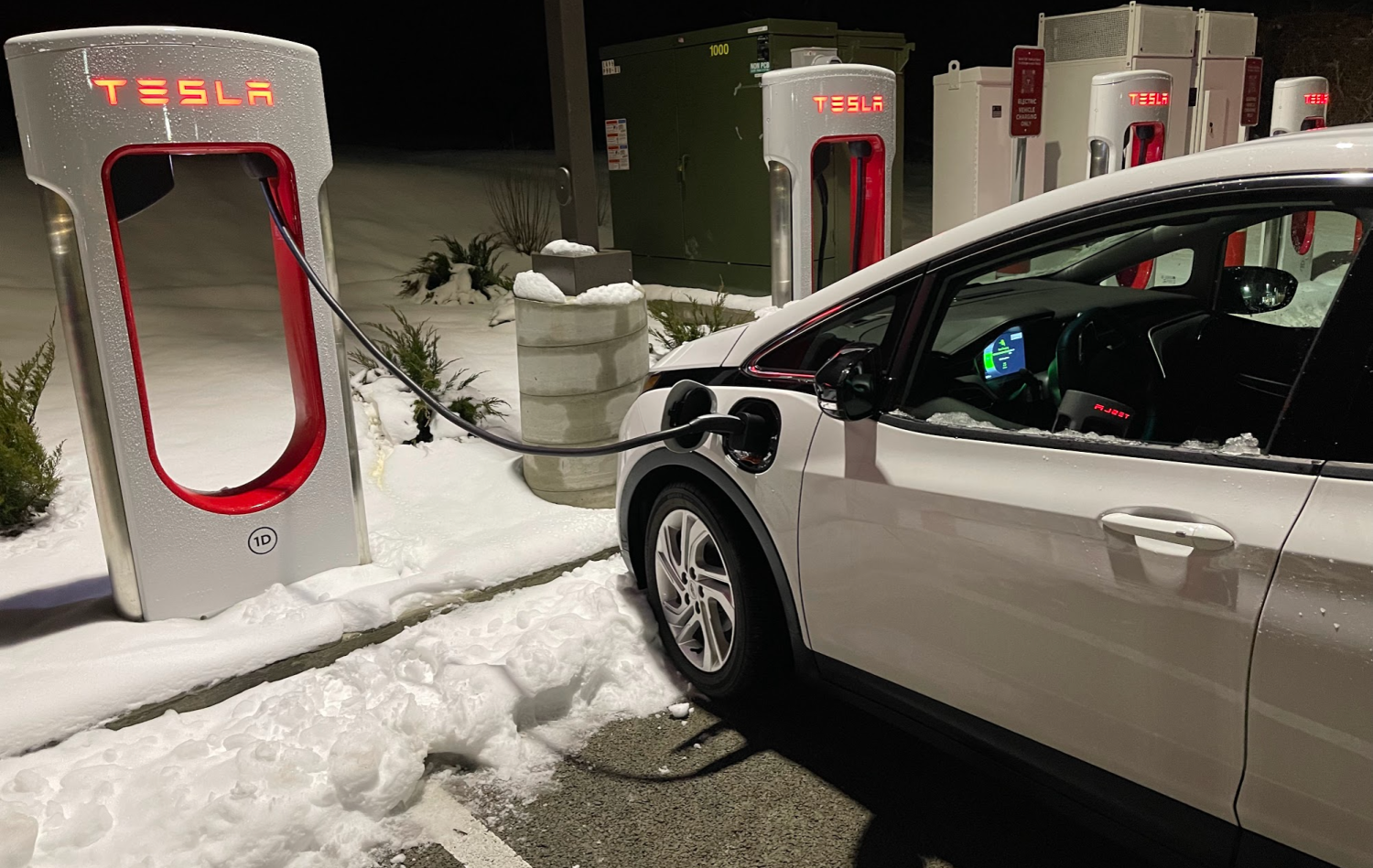 World first! Charging a Chevy Bolt EV on a Tesla Supercharger using Magic Dock