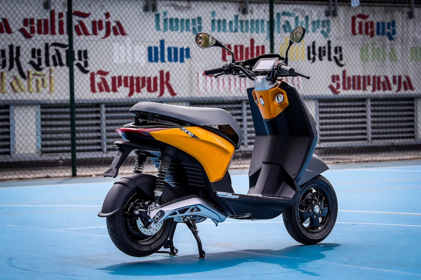 The electric Vespa-maker Piaggio unveils its second electric scooter
